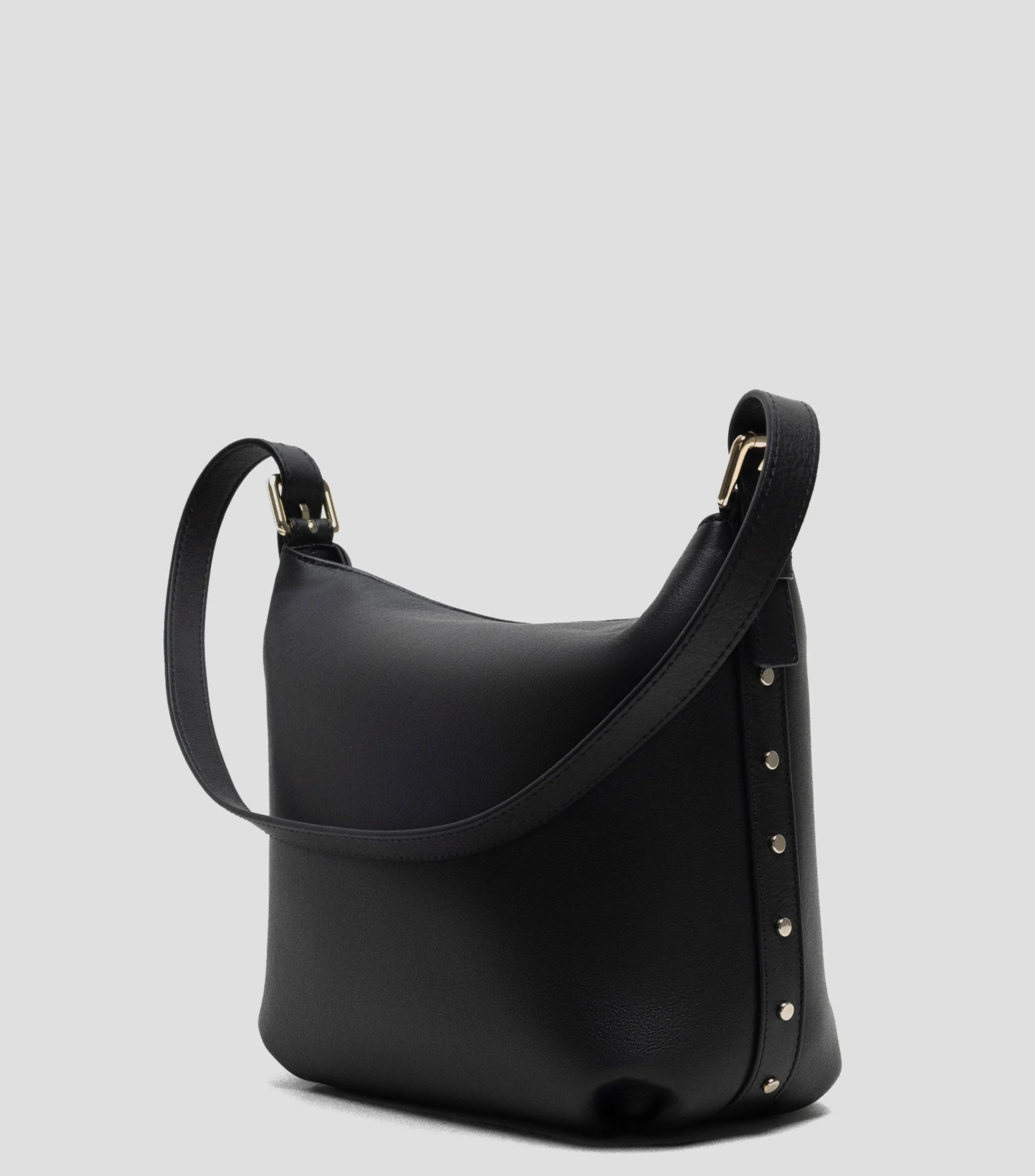 4353_Roberto Verino Bolso Hobo negro en piel Mafalda con estoperoles Mujer