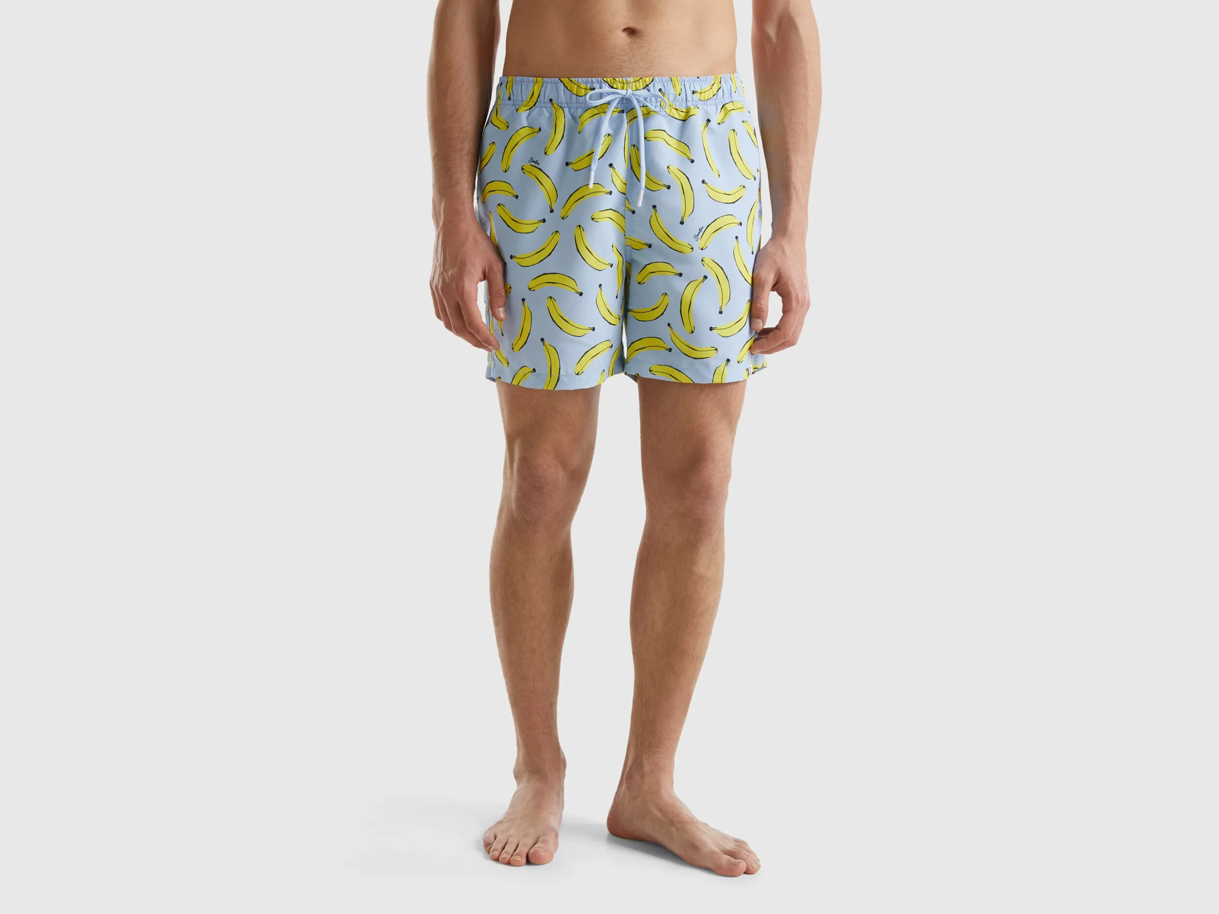 Bañador bóxer celeste con estampado de plátanos