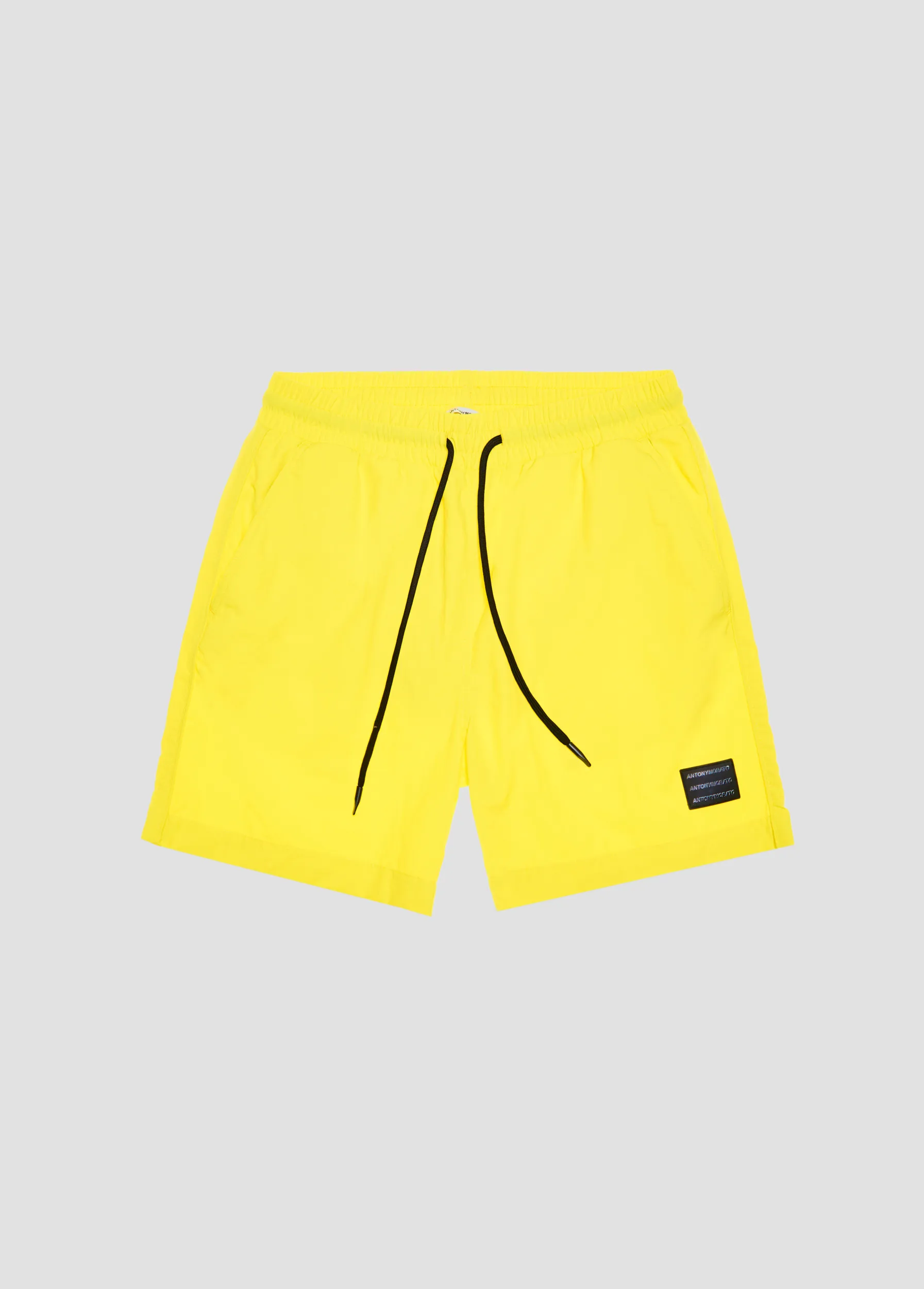 BAÑADOR REGULAR FIT DE TEJIDO TÉCNICO CON PARCHE DEL LOGOTIPO