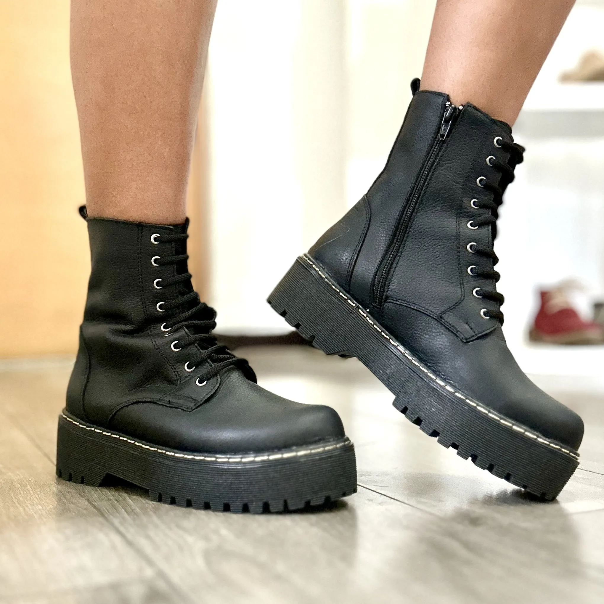 Botín Negro Liso Plataforma Militar