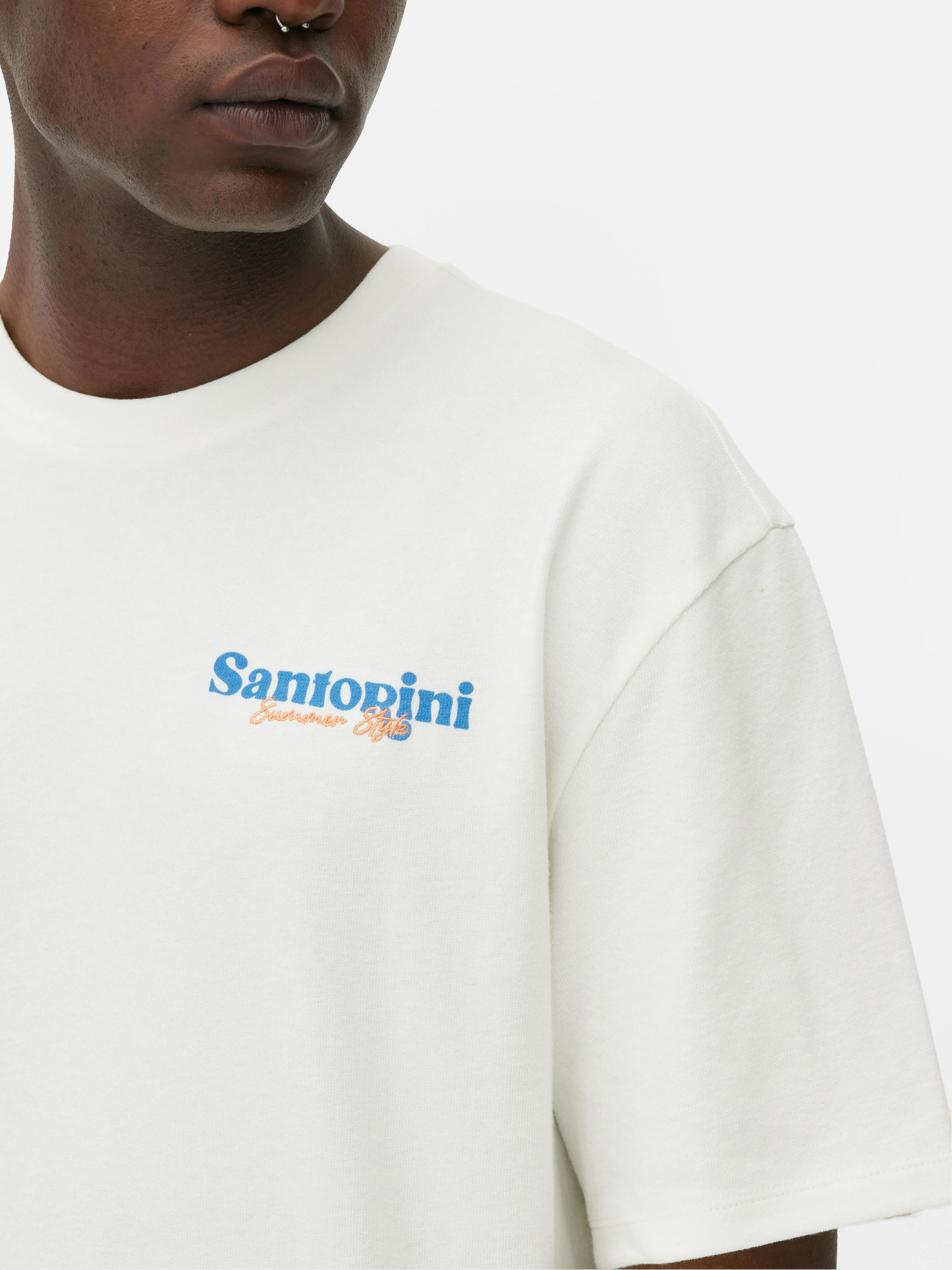 Camiseta con gráfico en la espalda