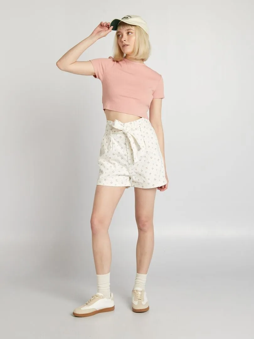 CAMISETA CROPPED DE CANALé CON CINTAS  ROSA