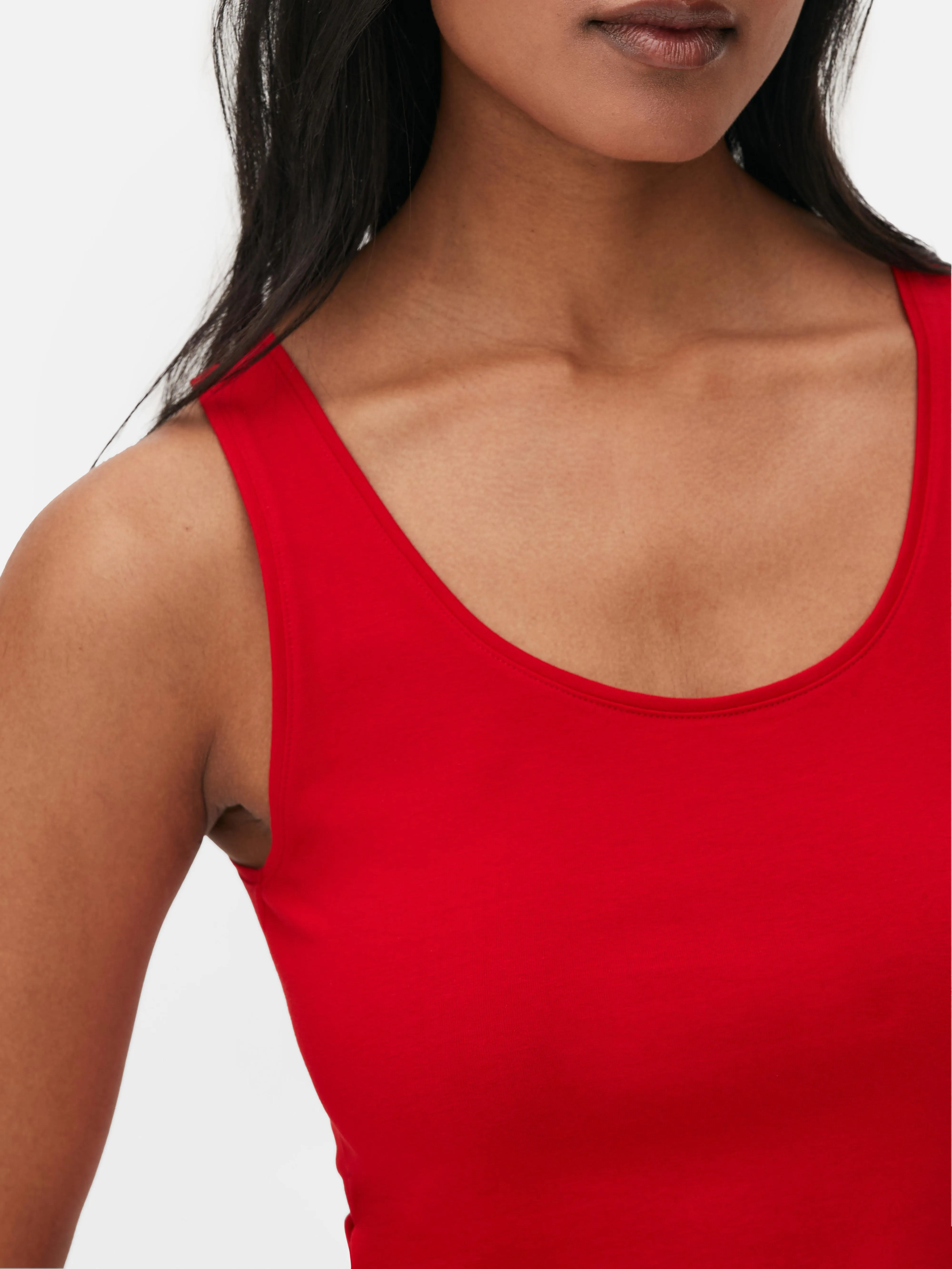Camiseta sin mangas elástica básica de escote amplio