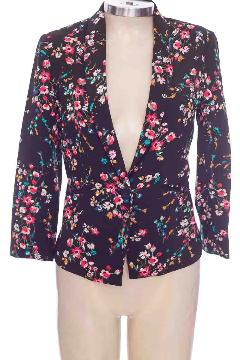 CHAQUETA / ABRIGO COLOR NEGRO  BERSHKA