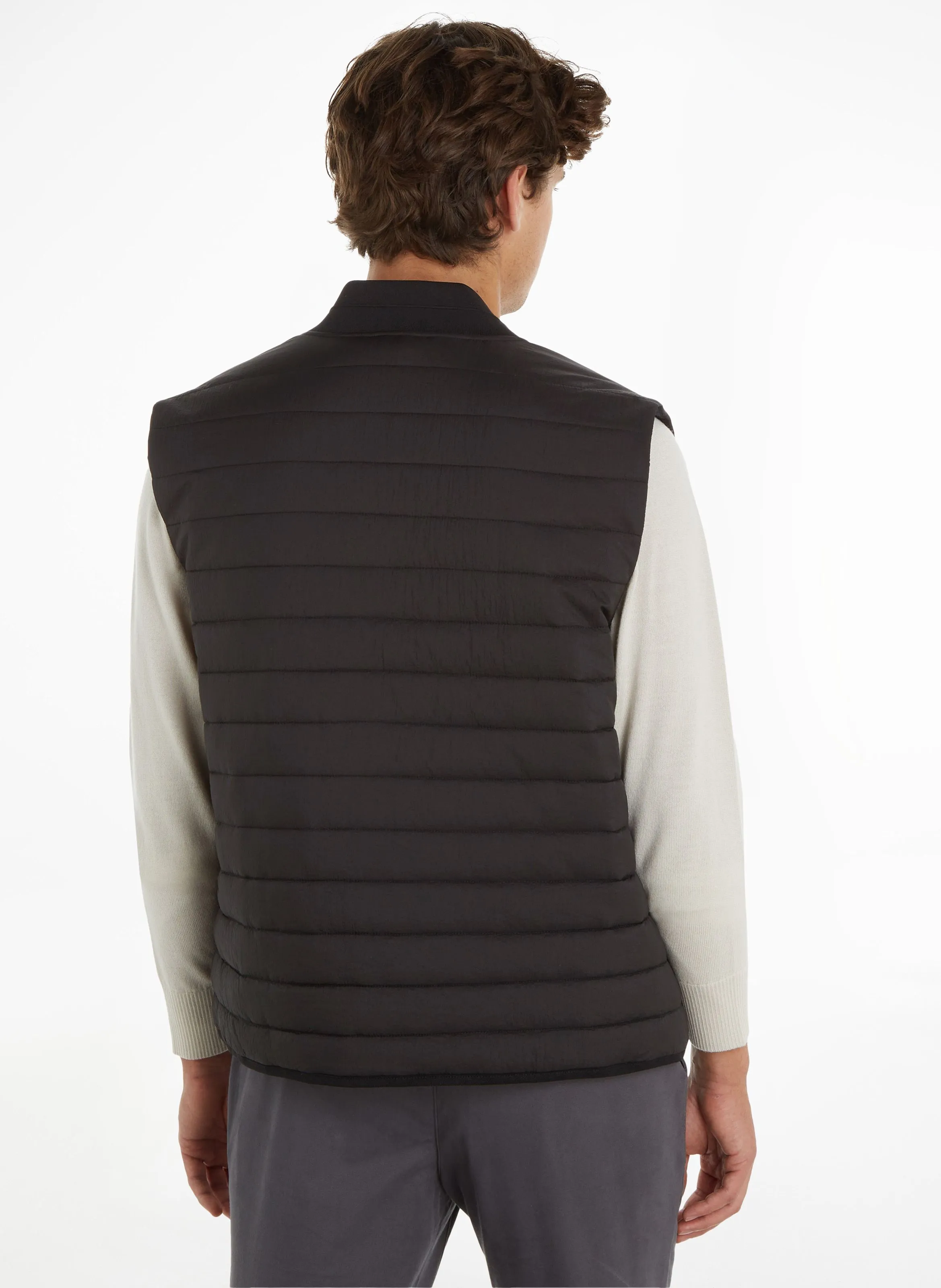 Chaqueta recta sin mangas acolchada en negro