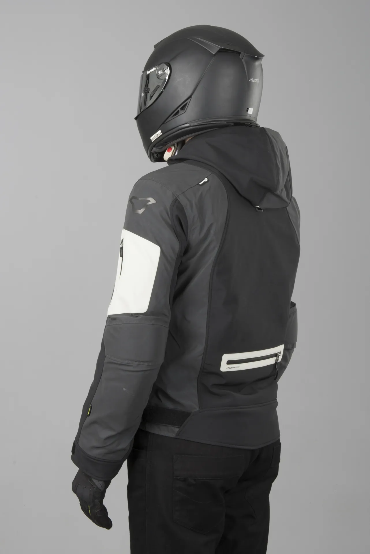 CHAQUETA SOFTSHELL DE MOTO MACNA AYTEE NIGHT EYE NEGROGRIS