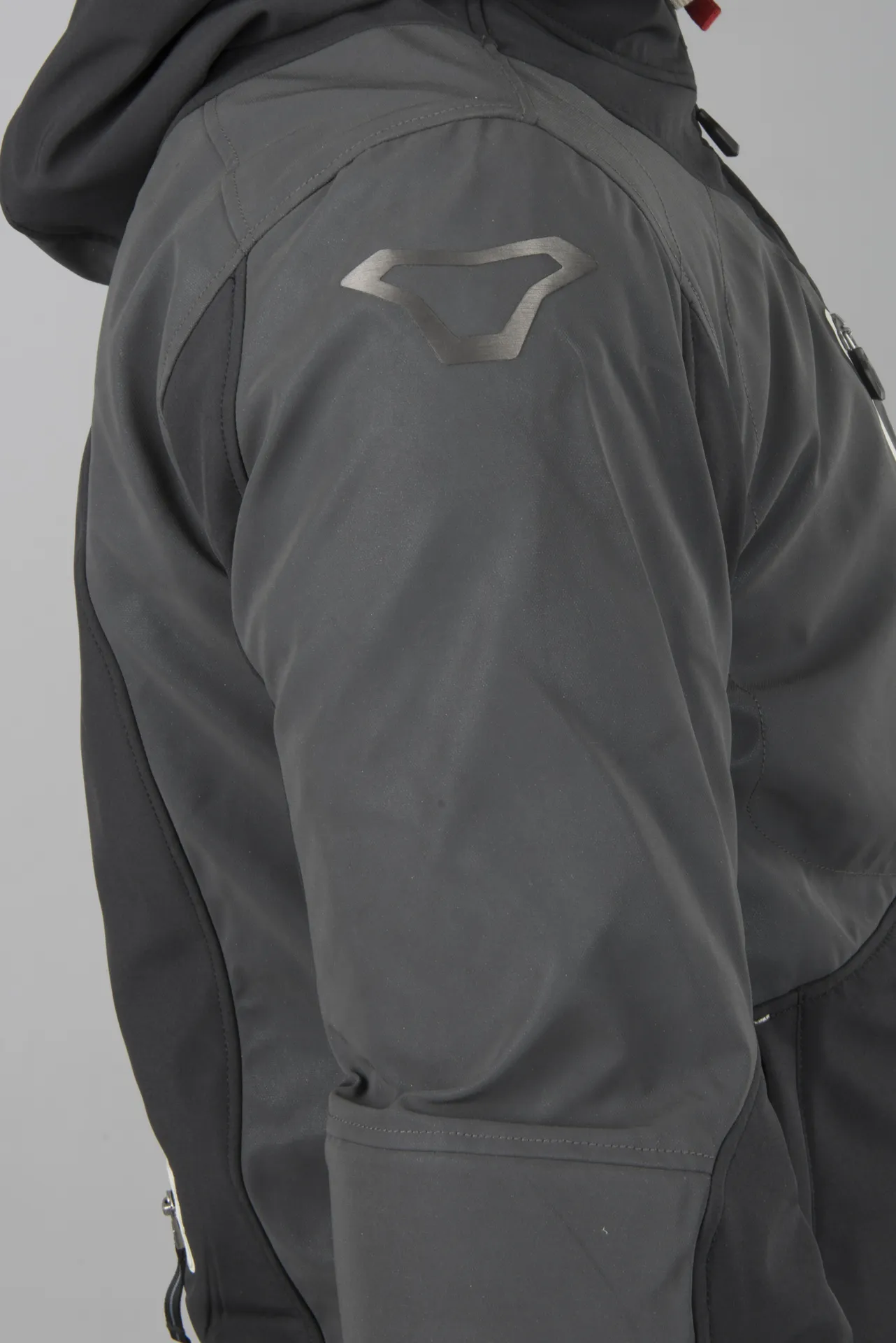 CHAQUETA SOFTSHELL DE MOTO MACNA AYTEE NIGHT EYE NEGROGRIS