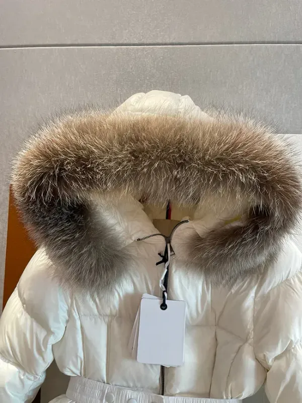 FW24 Diseñador Agrupo para mujer Ventilla de invierno Down Fashion Follet Chaqueta larga Down Chaqueta de invierno para mujeres 