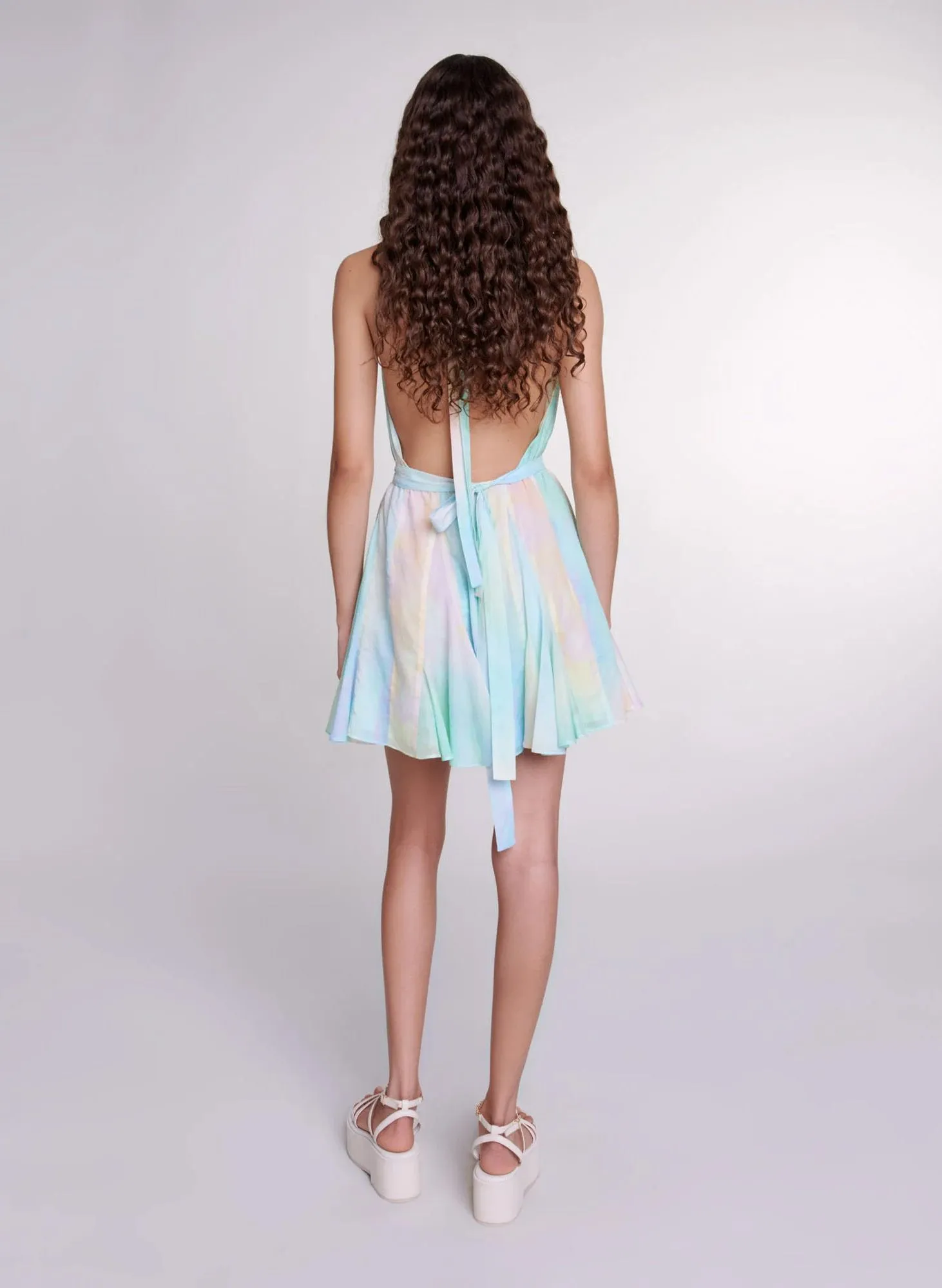 MAJE Vestido corto escote en V de algodón tie and dye en multicolor