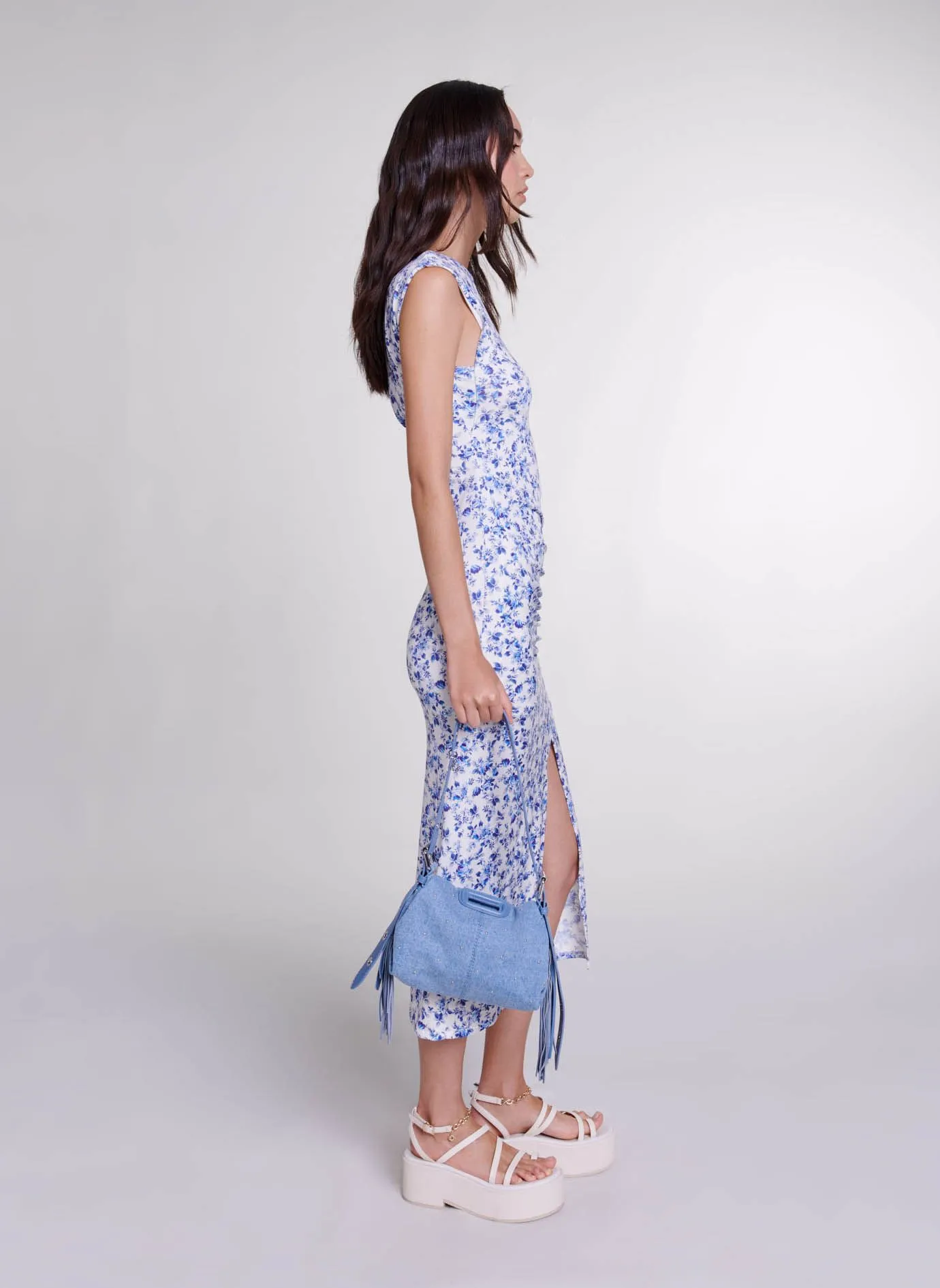 MAJE Vestido largo recto de cuello redondo con estampado de flores en azul
