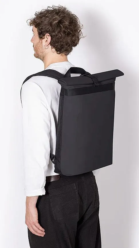 MOCHILA UCON ACROBATICS VITO MEDIUM LOTUS  BLACK