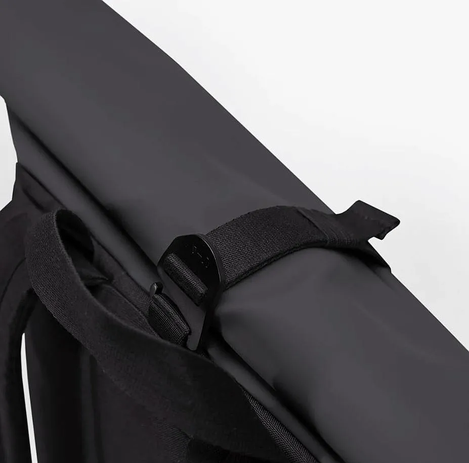 MOCHILA UCON ACROBATICS VITO MEDIUM LOTUS  BLACK