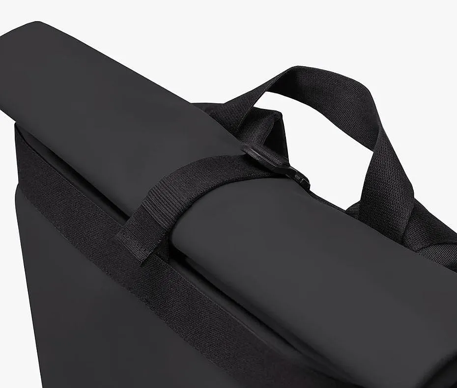 MOCHILA UCON ACROBATICS VITO MEDIUM LOTUS  BLACK