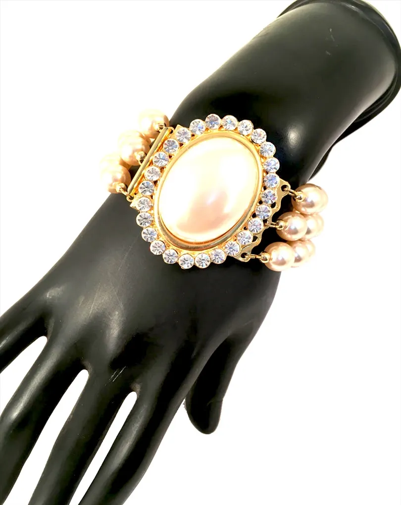 PULSERAS DORADAS ANCHAS CON TRIPLE HILERA DE PERLAS
