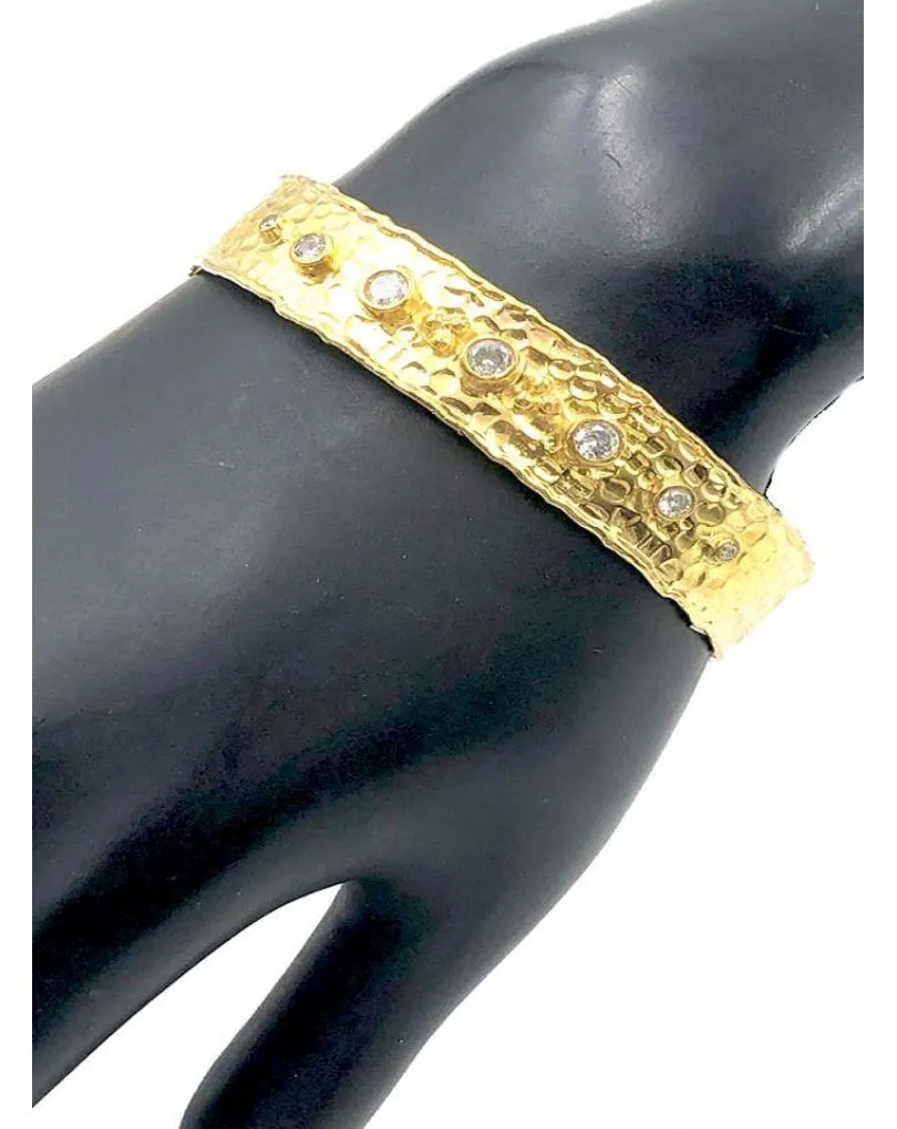 PULSERAS DORADAS CON PEDRERIA BLANCA PERFECTA PARA BODAS
