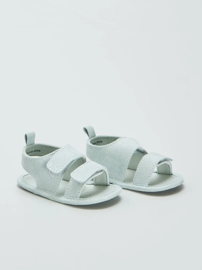 SANDALIAS ABIERTAS CON VELCRO  VERDE