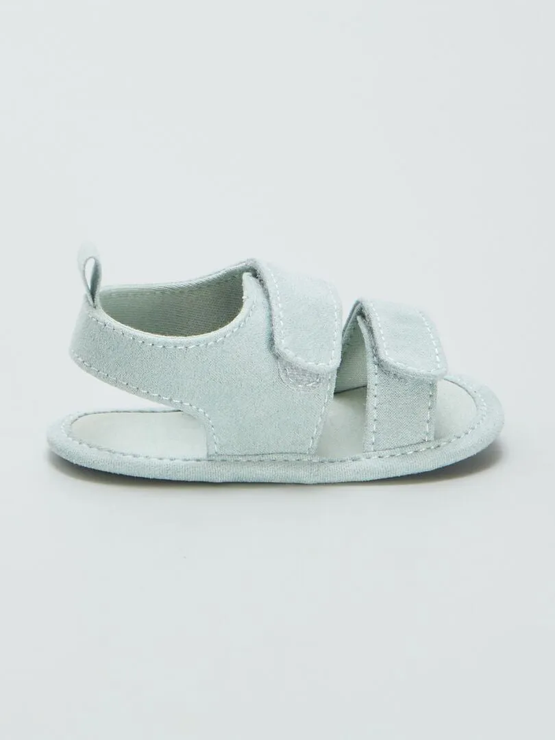 SANDALIAS ABIERTAS CON VELCRO  VERDE