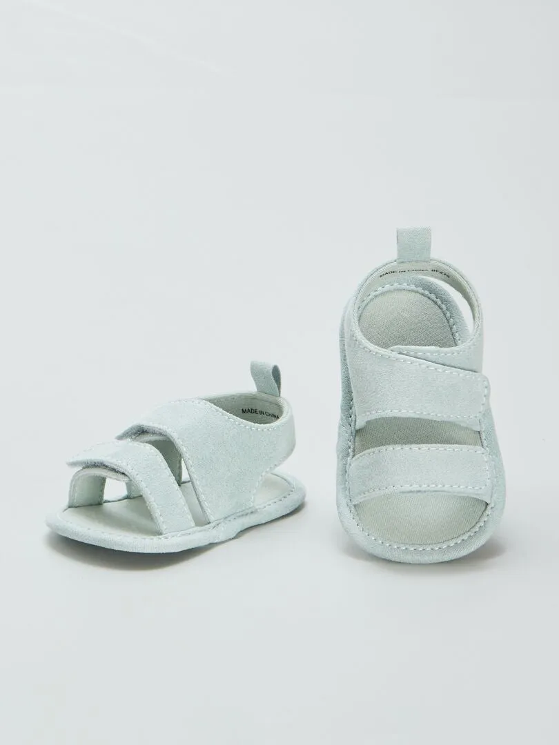 SANDALIAS ABIERTAS CON VELCRO  VERDE