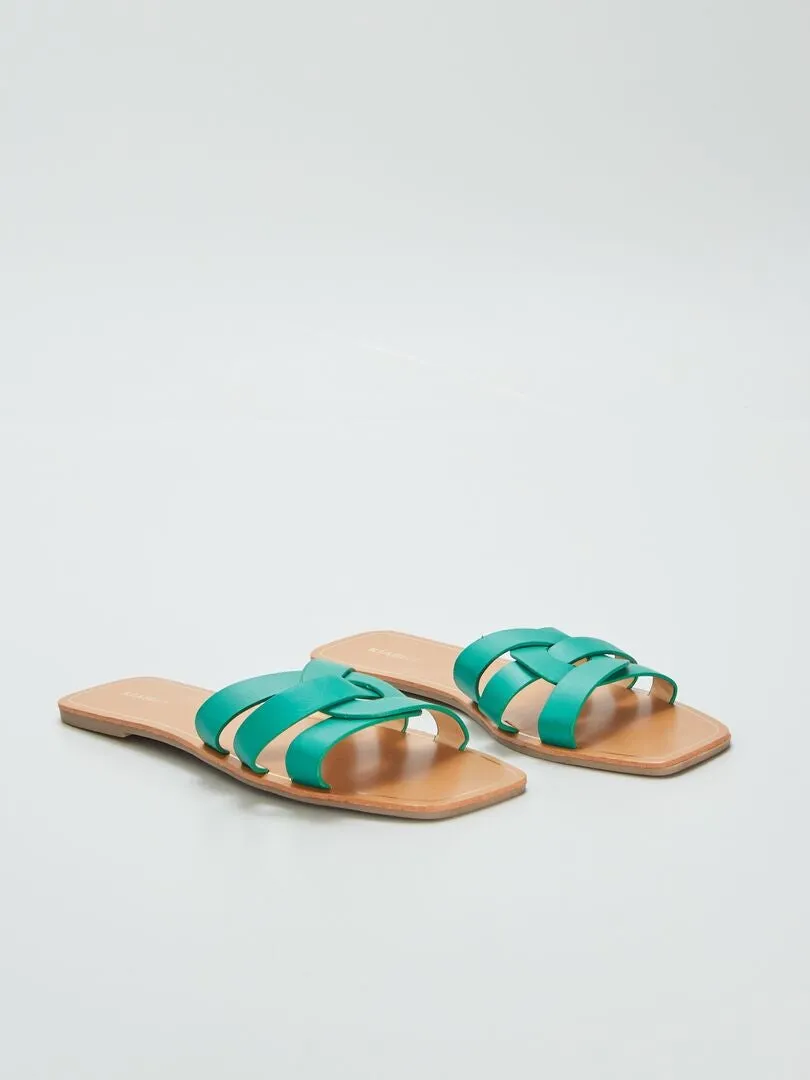 SANDALIAS CON TIRAS CRUZADAS  VERDE