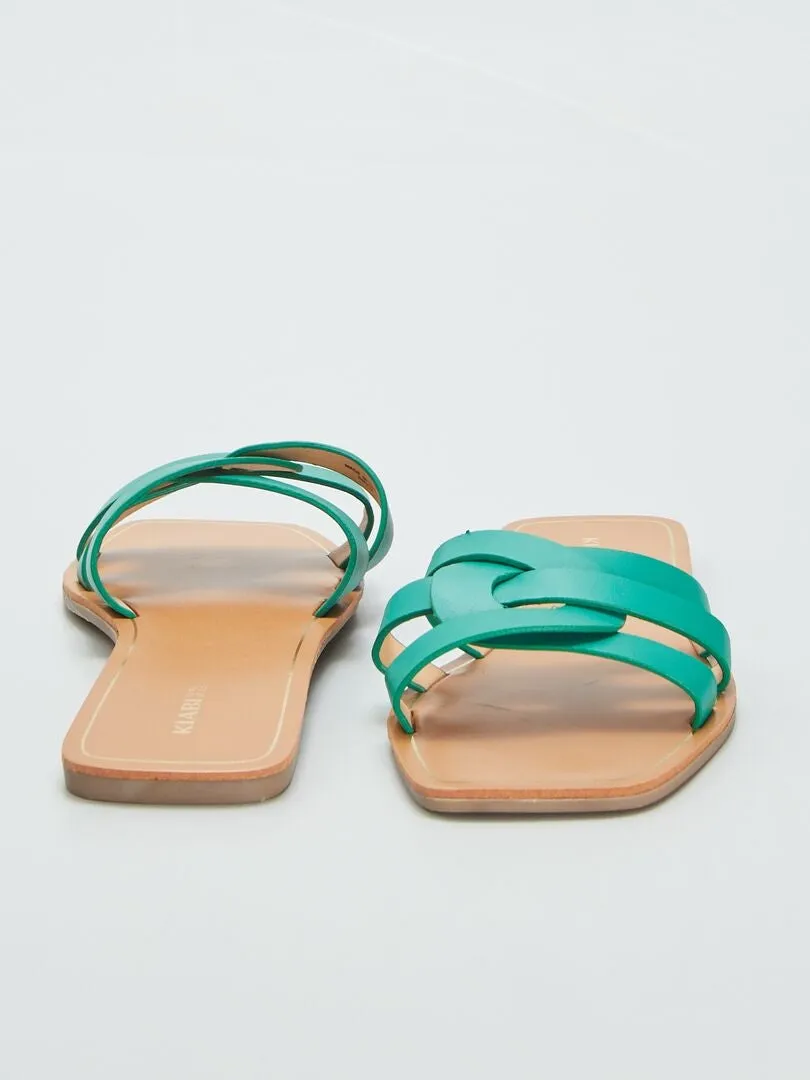 SANDALIAS CON TIRAS CRUZADAS  VERDE