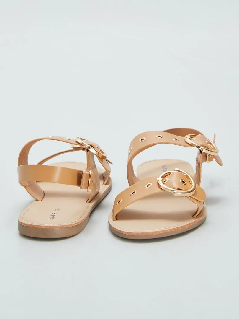 SANDALIAS CON TIRAS DE TACHUELAS  MARRON