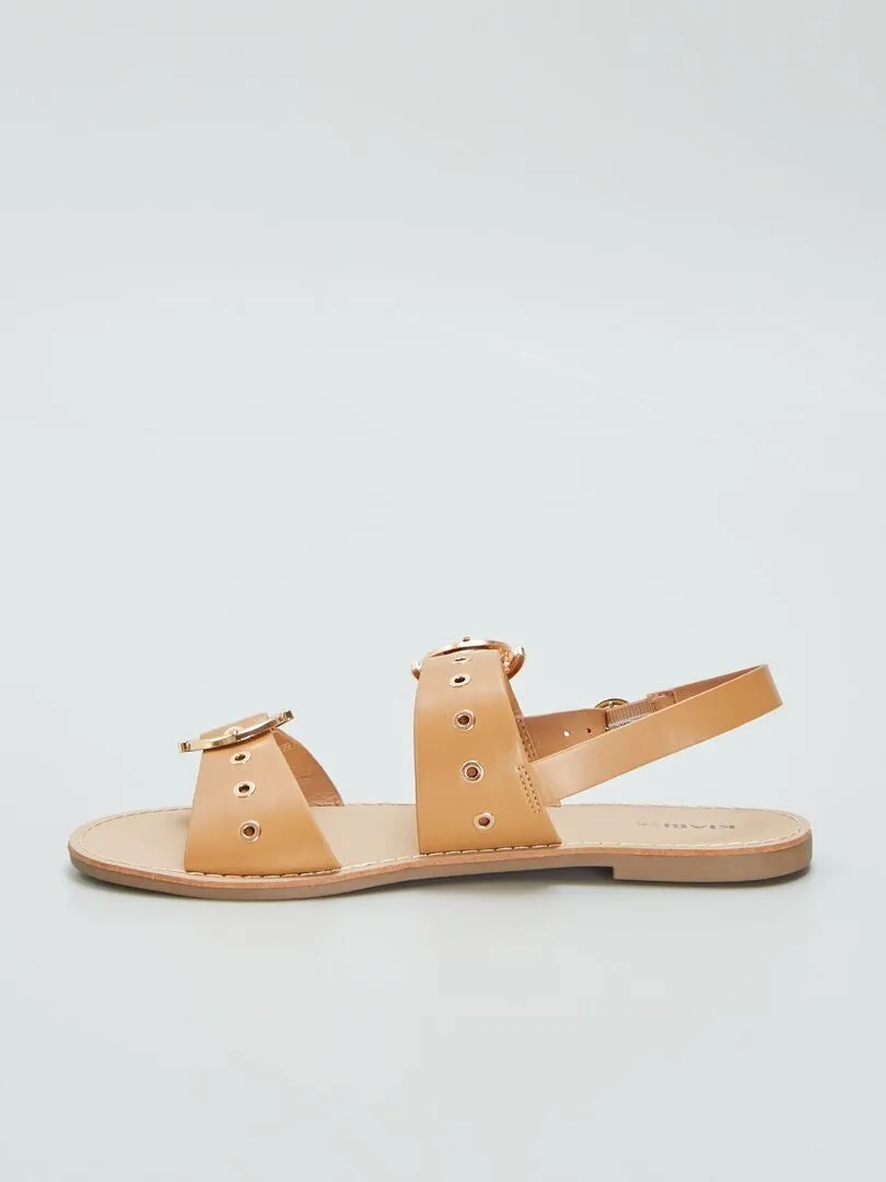 SANDALIAS CON TIRAS DE TACHUELAS  MARRON