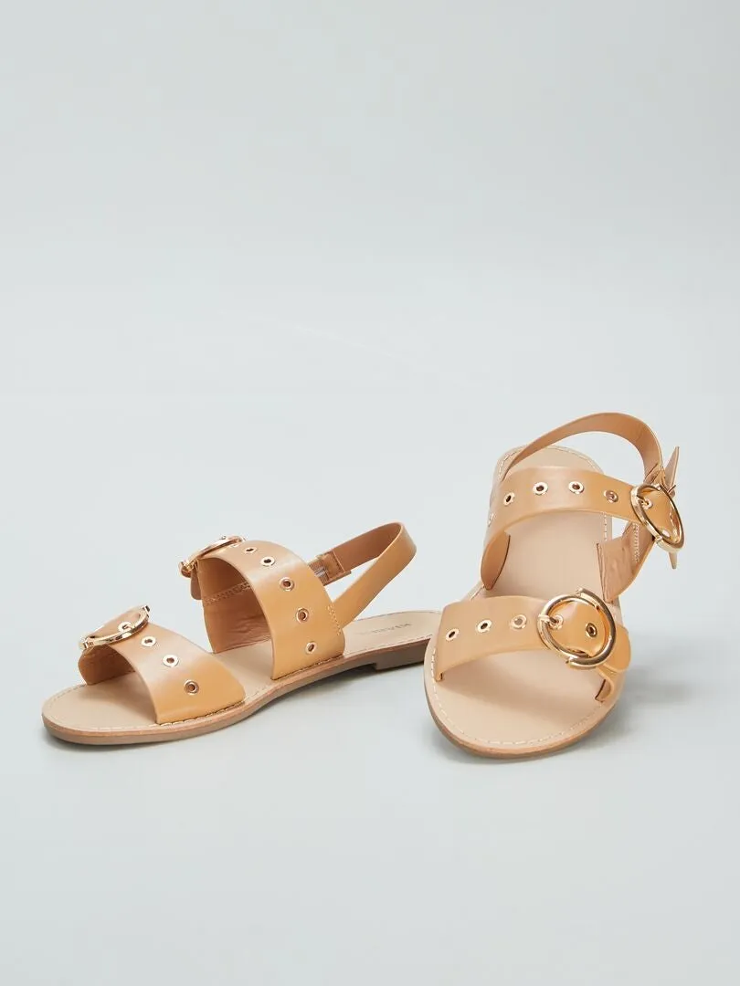 SANDALIAS CON TIRAS DE TACHUELAS  MARRON