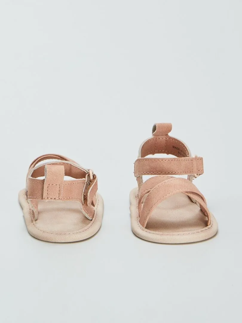 SANDALIAS CON TIRAS  MARRON
