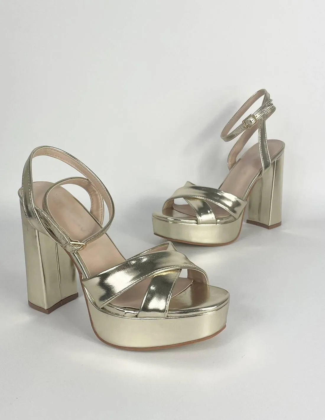 Sandalias doradas | Megan