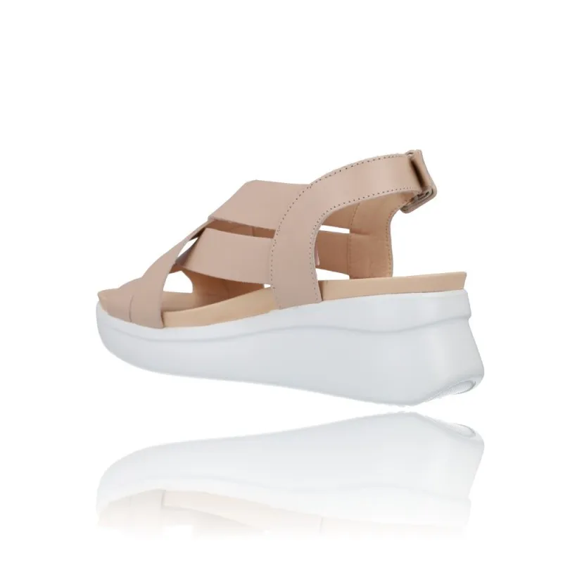 SANDALIAS PARA MUJER CALLAGHAN 29902 LLANA  ESTILO Y COMODIDAD