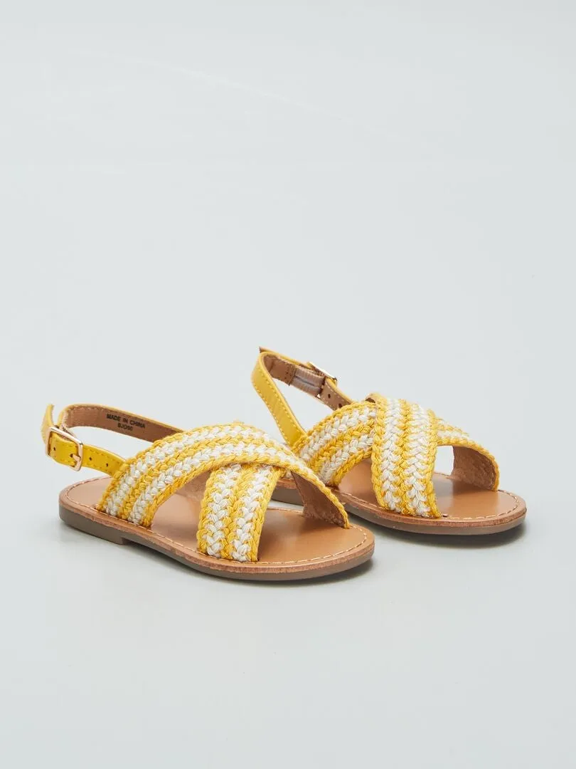 SANDALIAS PLANAS CON TIRAS CRUZADAS  AMARILLO
