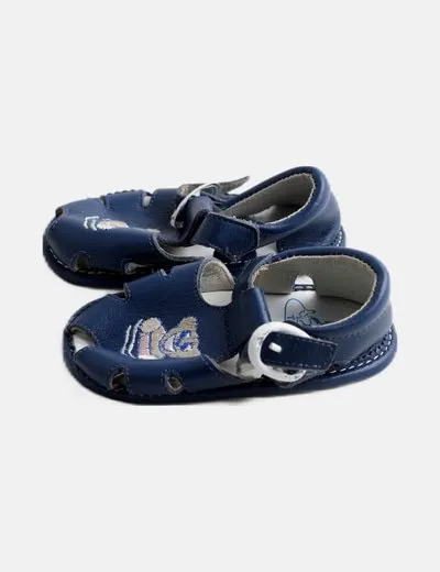 TNY Sandalia azul marino detalle oso