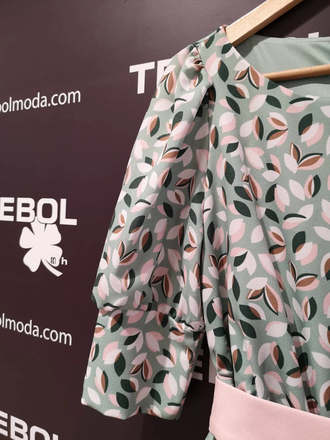 Vestido estampado en tonos pastel