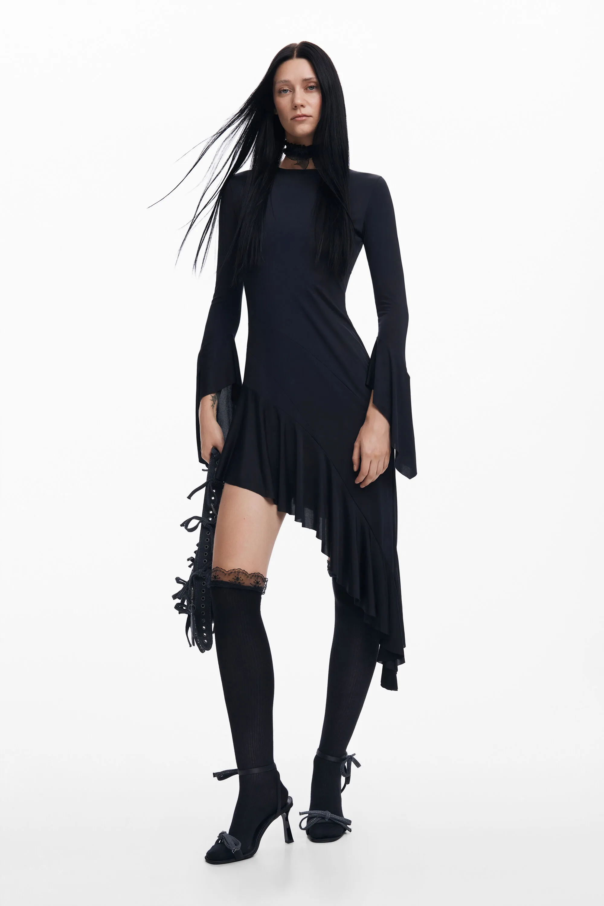 Vestido negro asimétrico María Escoté