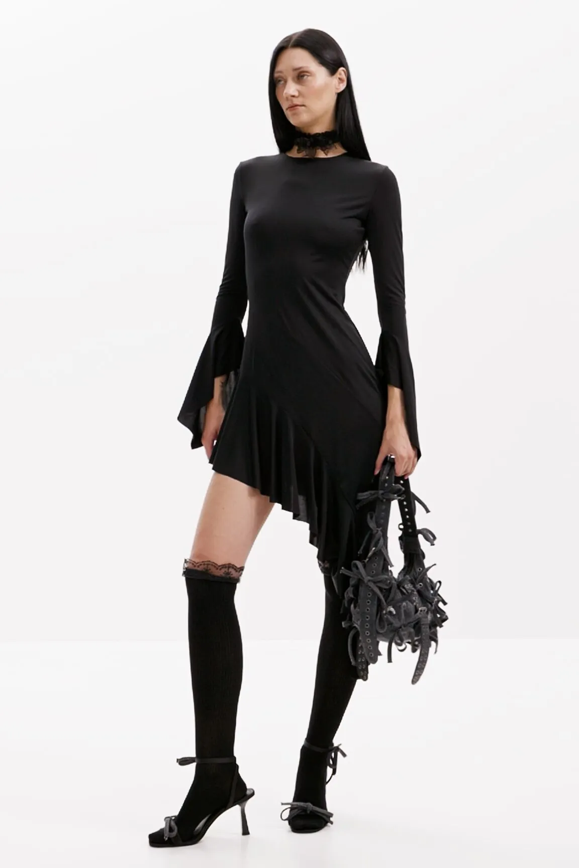 Vestido negro asimétrico María Escoté