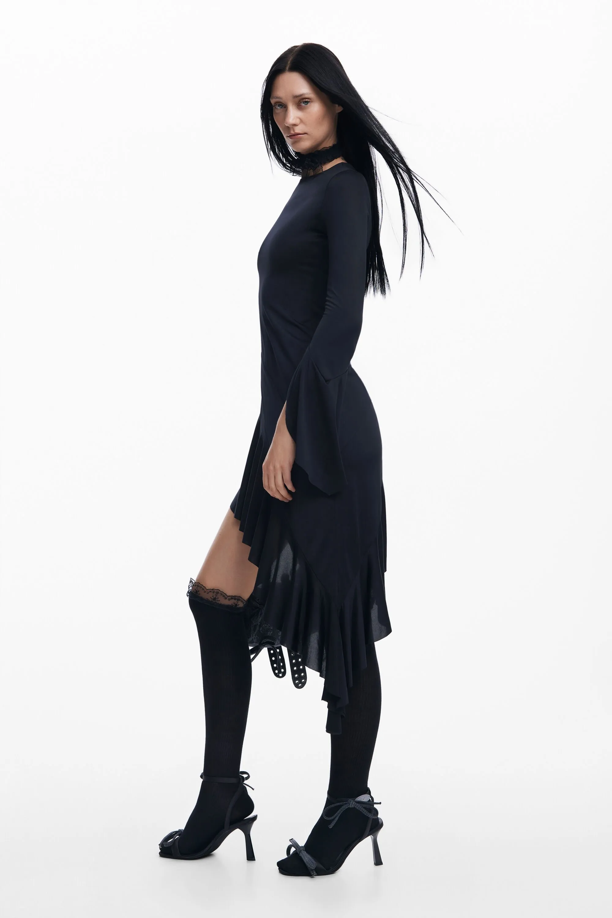 Vestido negro asimétrico María Escoté