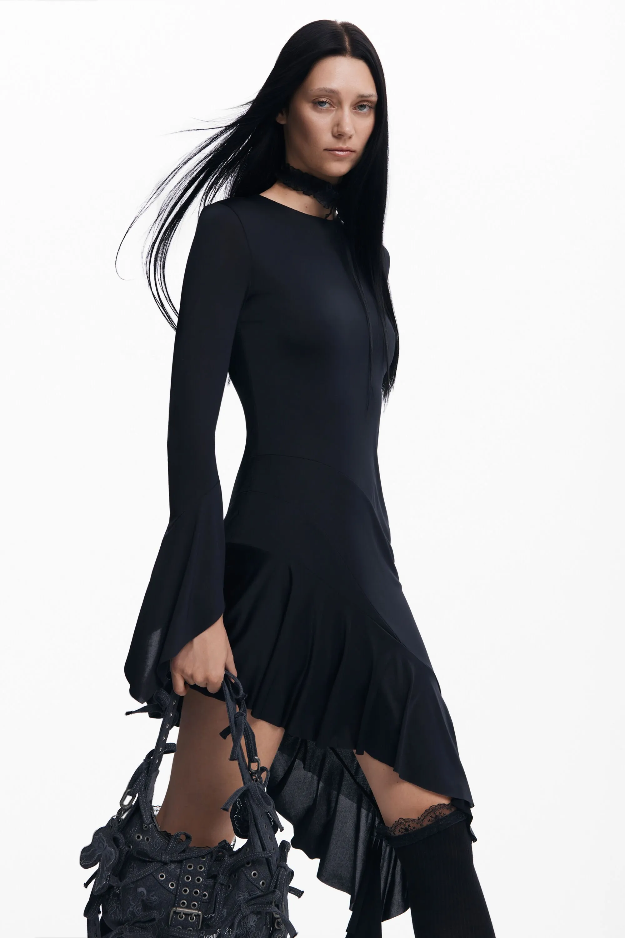 Vestido negro asimétrico María Escoté