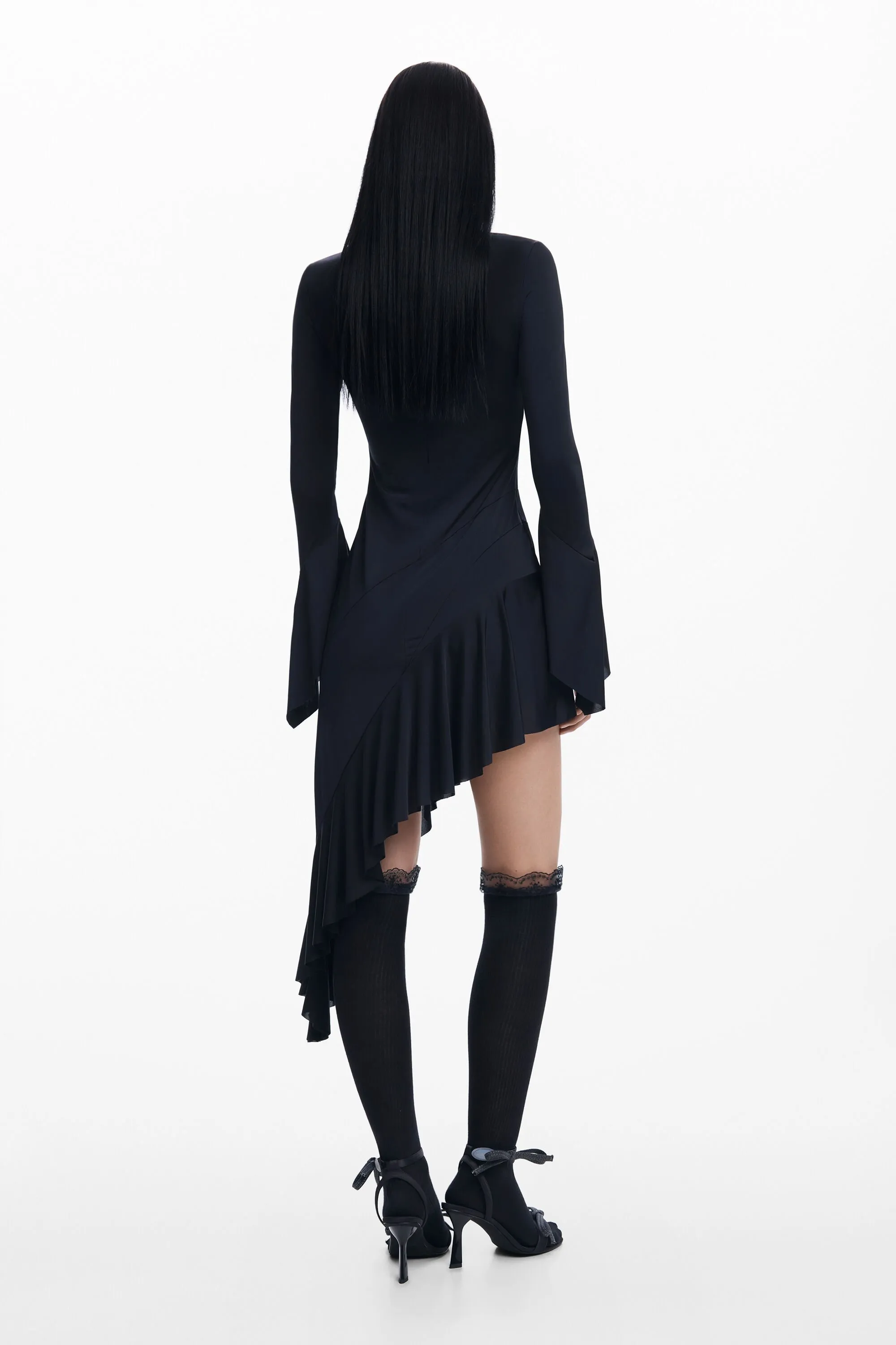 Vestido negro asimétrico María Escoté